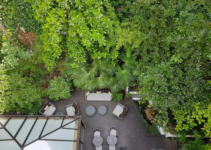 Garden-Elysee Parijs